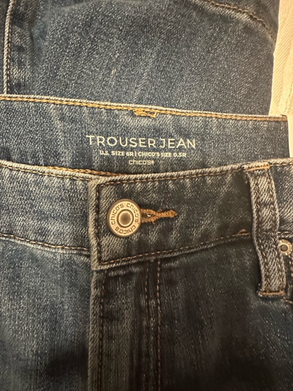 New With Tags! Chico’s Trouser Jeans Size 6R Medium Wash Wide Straight Leg Jeans - Picture 4 of 4